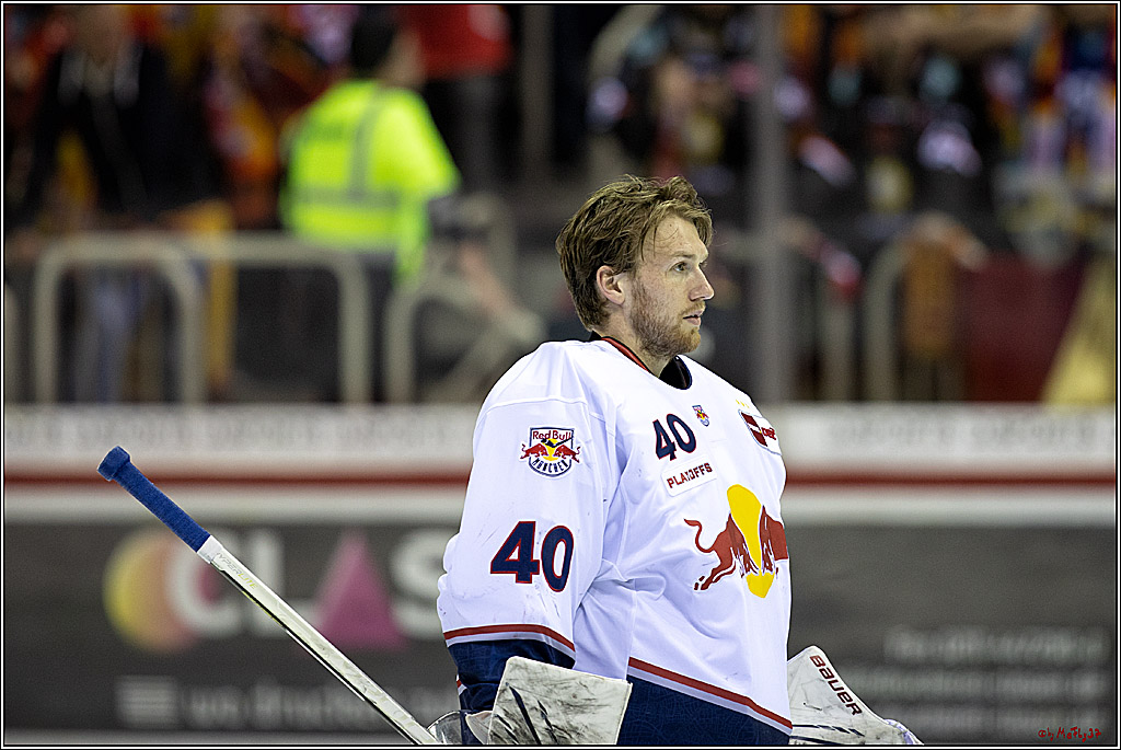 PENNY DEL Viertelfinale 4. Spiel; Duesseldorfer EG - Red Bull Muenchen; Duesseldorf, 16.04.2022